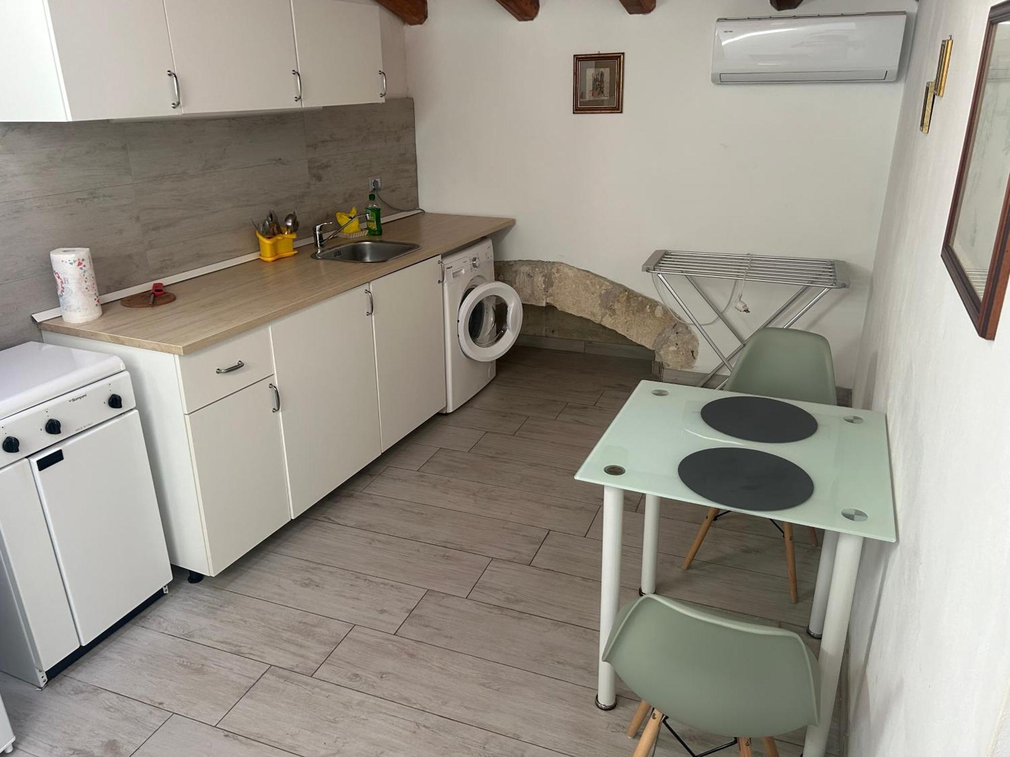 Deni'S Apartments Syracuse ภายนอก รูปภาพ